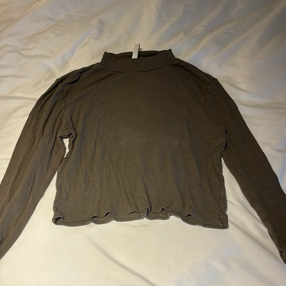 Green Ribbed Mock Neck Long Sleeve | Divided | Slightly Cropped - Picture 2 of 3